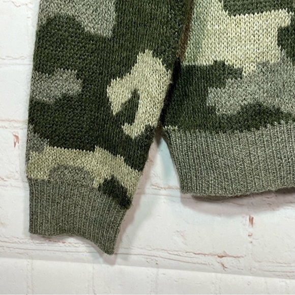 Lucky Brand Camo Sweater Womens Medium Green Pullover Crew Neck Soft - Picture 6 of 9